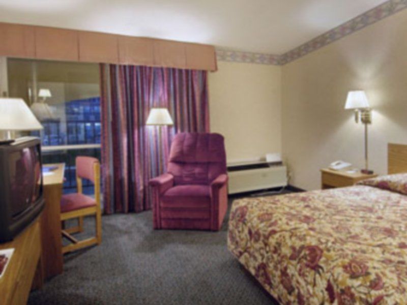 Howard Johnson By Wyndham Oklahoma City Okc Airport, Fairgrounds, I40 Kültér fotó